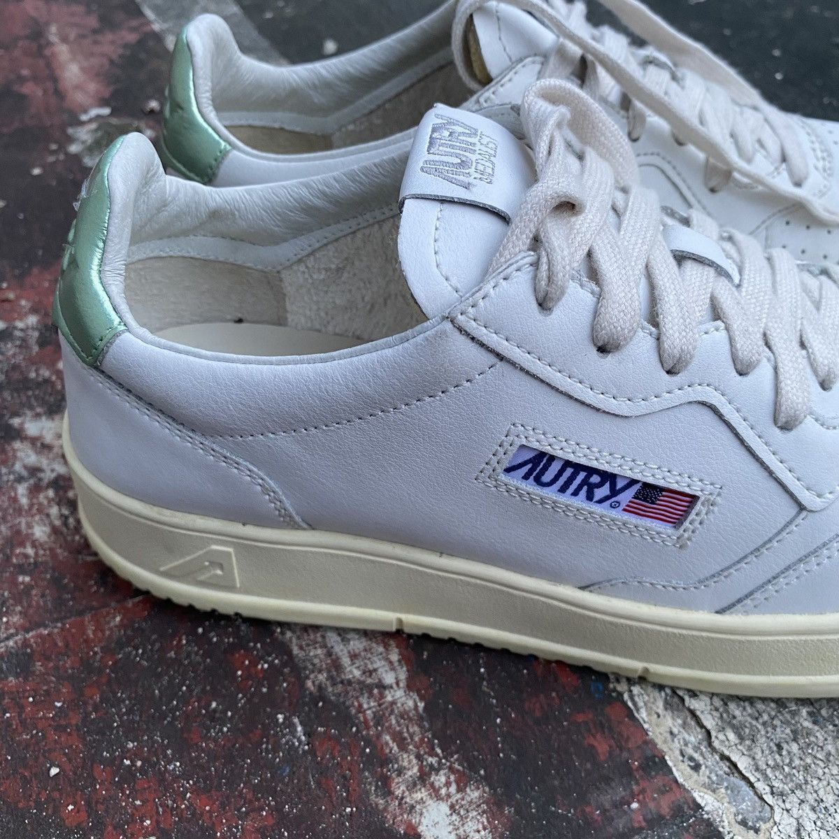 AUTRY AUTRY medalist leather low leather white green metallic Size US 8 / EU 41 - 4 Thumbnail