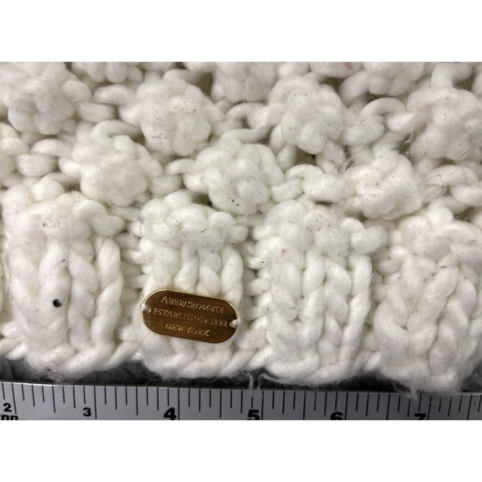 Abercrombie & Fitch Abercrombie & Fitch Beanie Toque Womens OS White Knit Acrylic Est 1892 NY Pom Beanie Womens One Size White Knit Acrylic Faux Fur Ski Theme Size ONE SIZE - 2 Thumbnail