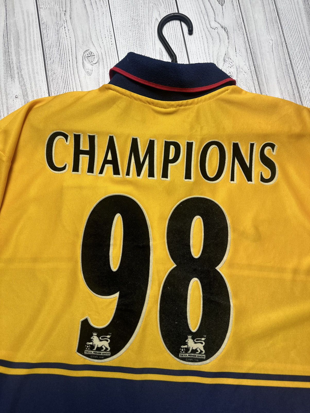 Vintage Vintage Nike Arsenal soccer jersey Champions 1998 XL yellow Size US XL / EU 56 / 4 - 8 Thumbnail