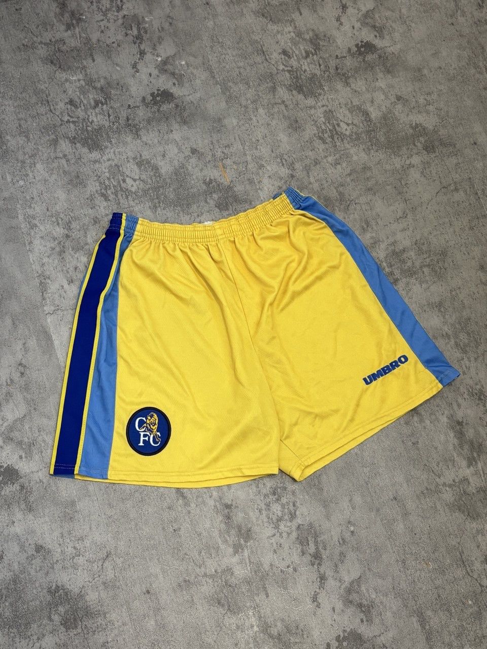 Umbro Vintage Umbro Chelsea 1996/97 Away Football Shorts Size US 32 / EU 48 - 1 Thumbnail