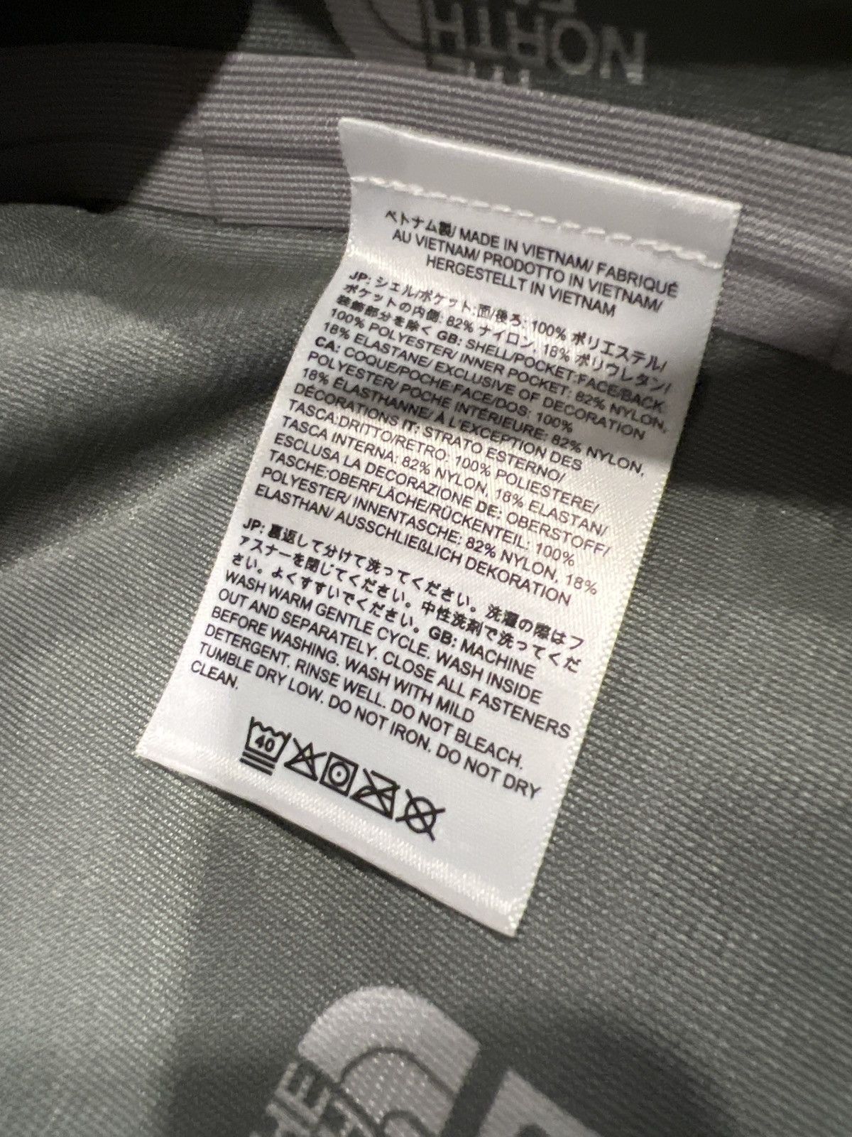 Supreme × The North Face Supreme The North Face Summit Size US M / EU 48-50 / 2 - 17 Thumbnail