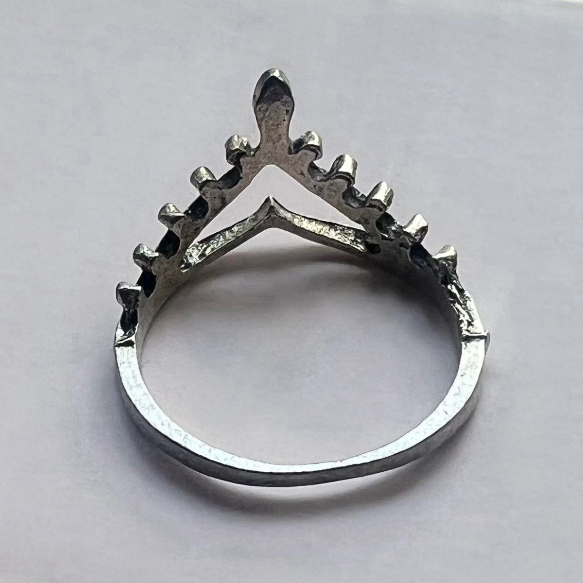 Vintage New Boho Antique Silver Double Crown Chevron Stackable Ring Size ONE SIZE - 4 Thumbnail