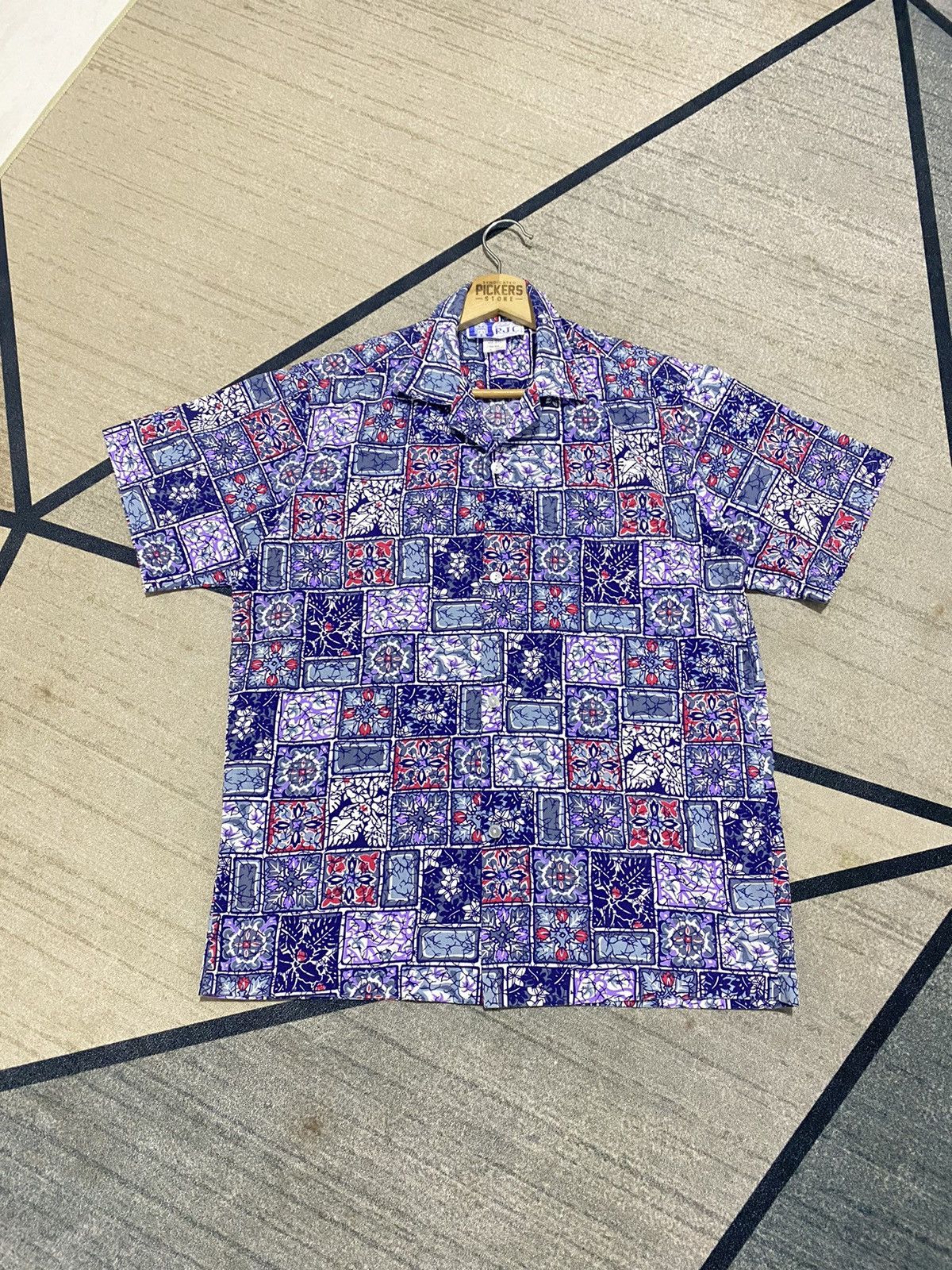 Vintage Hawaii style button up shirts style by RJC SMALL size Size US S / EU 44-46 / 1 - 1 Thumbnail