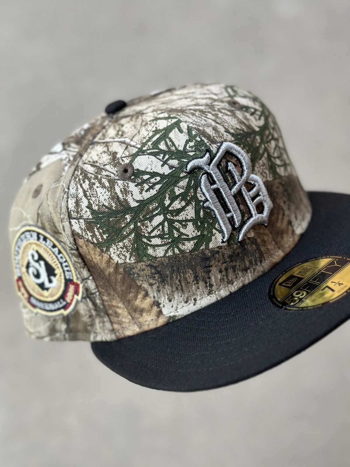 MLB × New Era Birmingham Barons Real Tree Camo Two Tone Fitted 7 1 