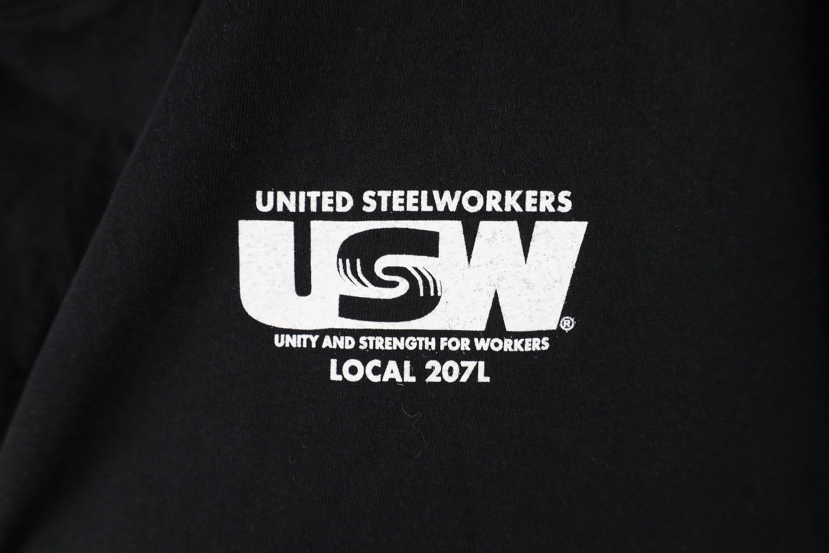 Vintage Streetwear USW Local 207L Union Dawg We Bite Back T-Shirt US Size US XXL / EU 58 / 5 - 4 Thumbnail