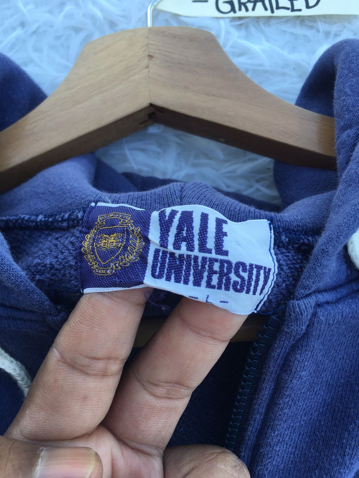 Vintage Rare Vintage Yale University Sweater Hoodie Size US L / EU 52-54 / 3 - 14 Thumbnail