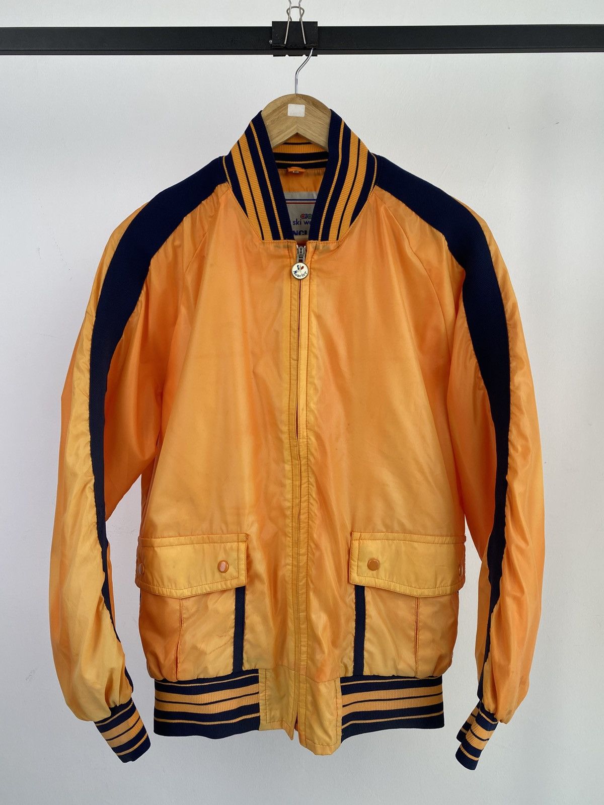 Moncler Vintage Moncler Skiwear Sunfaded Windbreaker Size US L / EU 52-54 / 3 - 1 Thumbnail