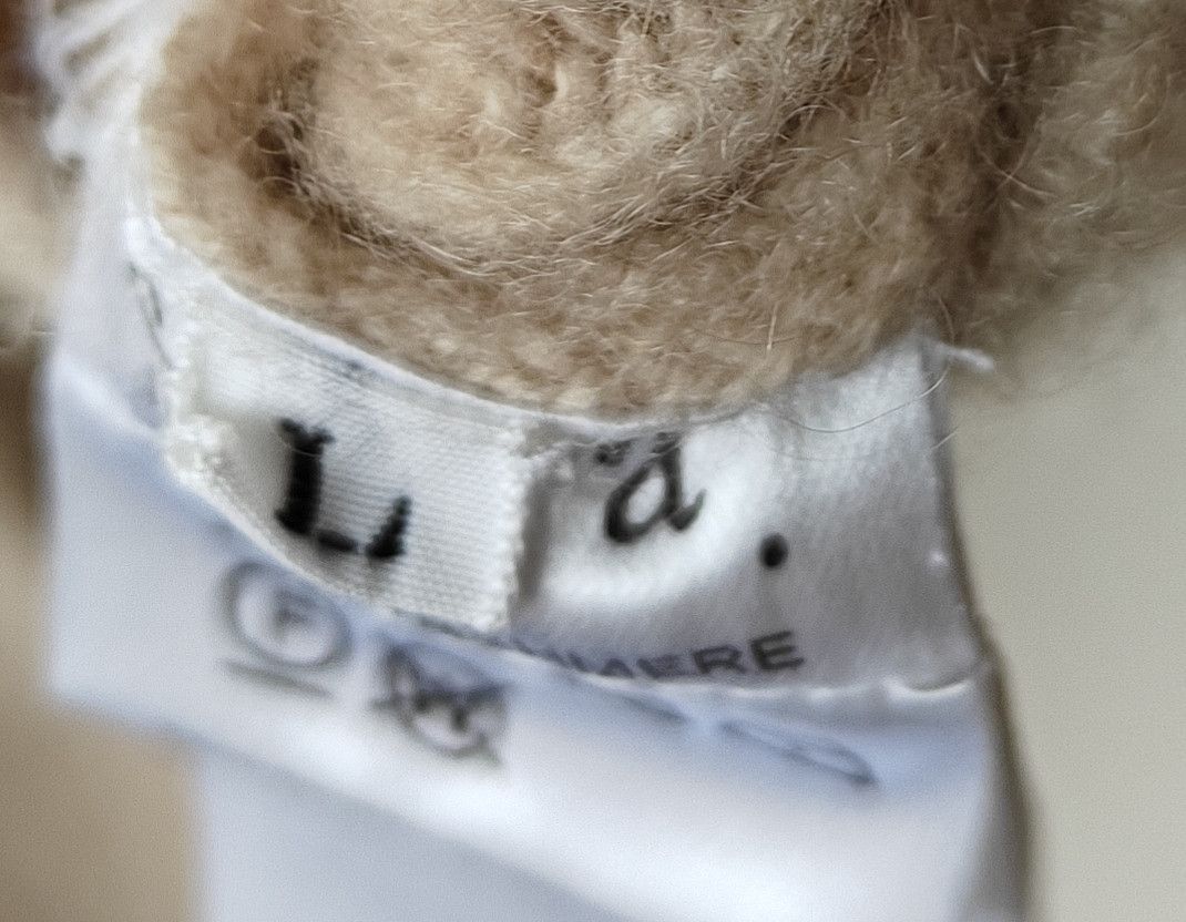 Seya NWOT Cashmere beige sweater size L made Japan $990 Size US L / EU 52-54 / 3 - 15 Thumbnail
