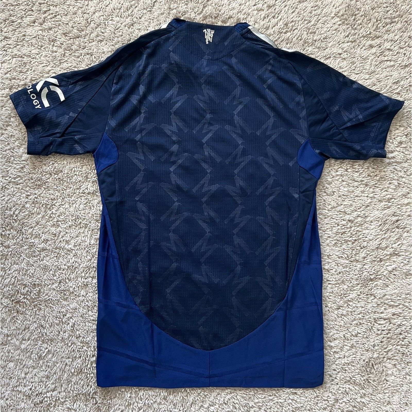 Adidas Adidas Manchester 24/25 Away Authentic Soccer Jersey XL $150 Size US XL / EU 56 / 4 - 11 Thumbnail