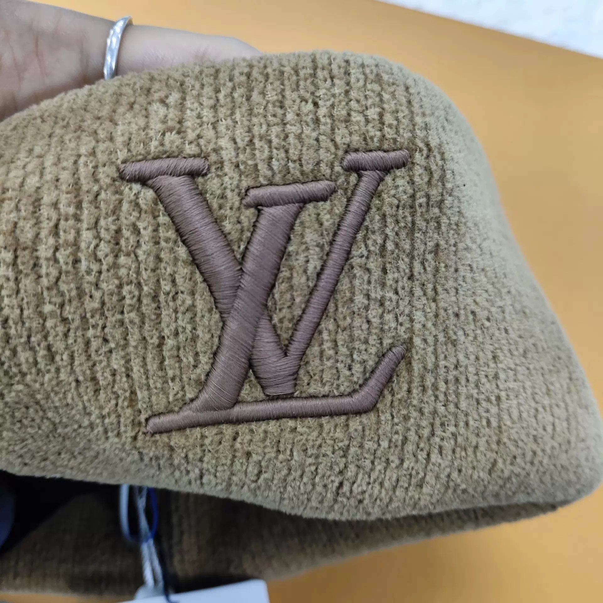 Louis Vuitton LV Wool Knit Beanie Brown S New w/ Tags & Box Size ONE SIZE - 4 Thumbnail