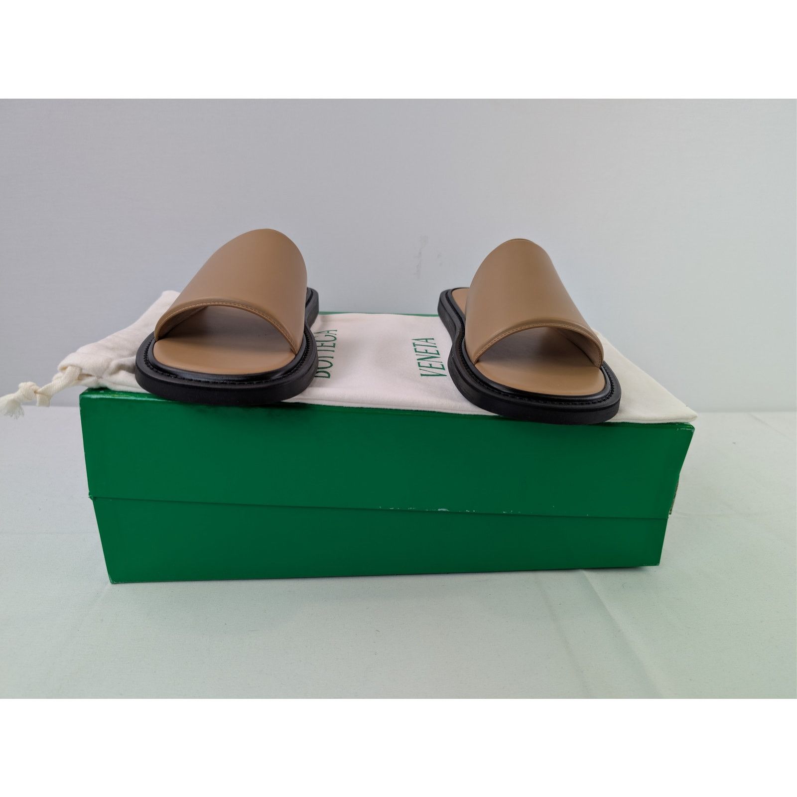 Bottega Veneta o1rshd1 Vienna Calf Leather Slides Slipper in Camel Size US 6 / EU 39 - 15 Thumbnail