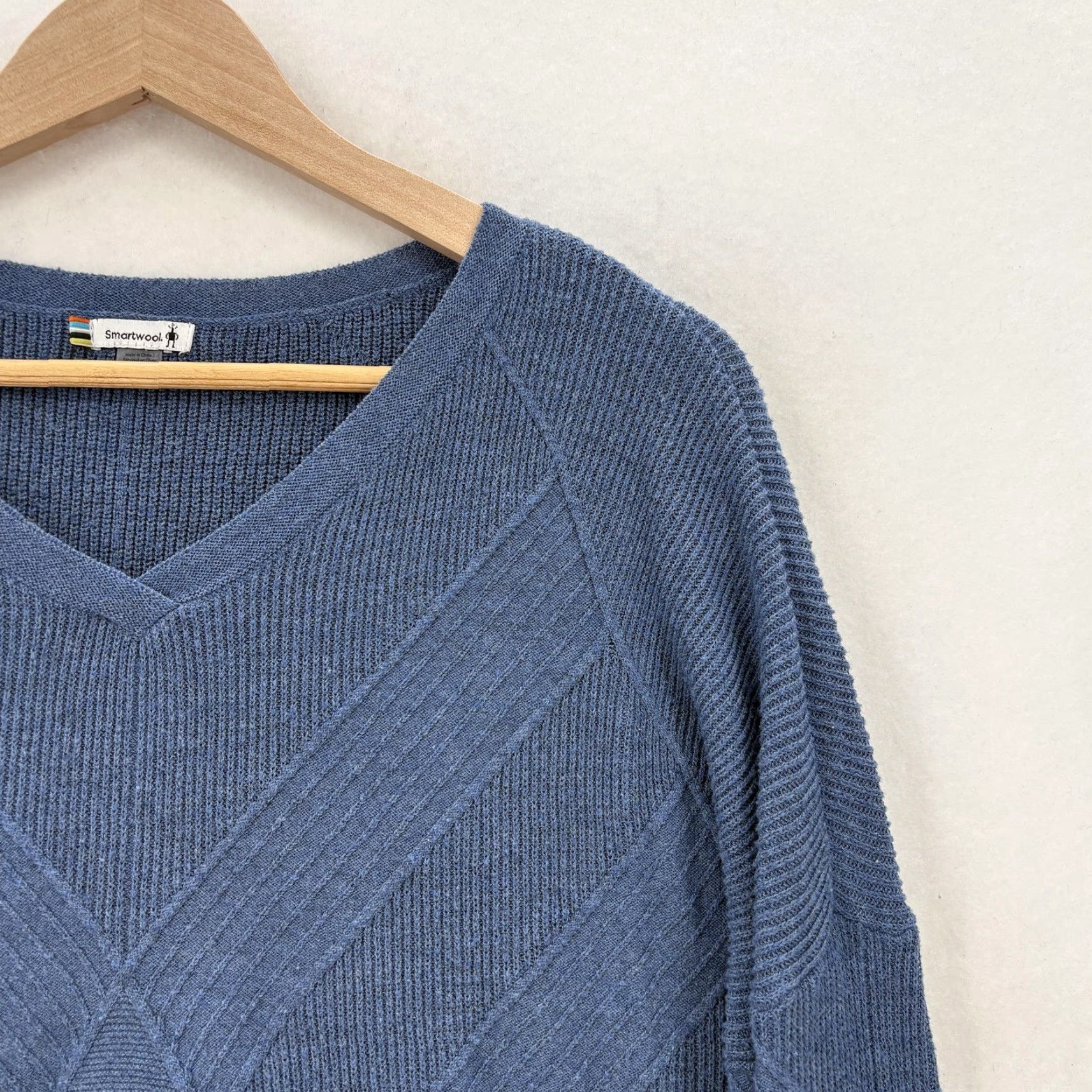 Smartwool Smartwool Shadow Pine Cable V-Neck Sweater Womens Medium Blue Wool Blend Travel Size M / US 6-8 / IT 42-44 - 2 Thumbnail
