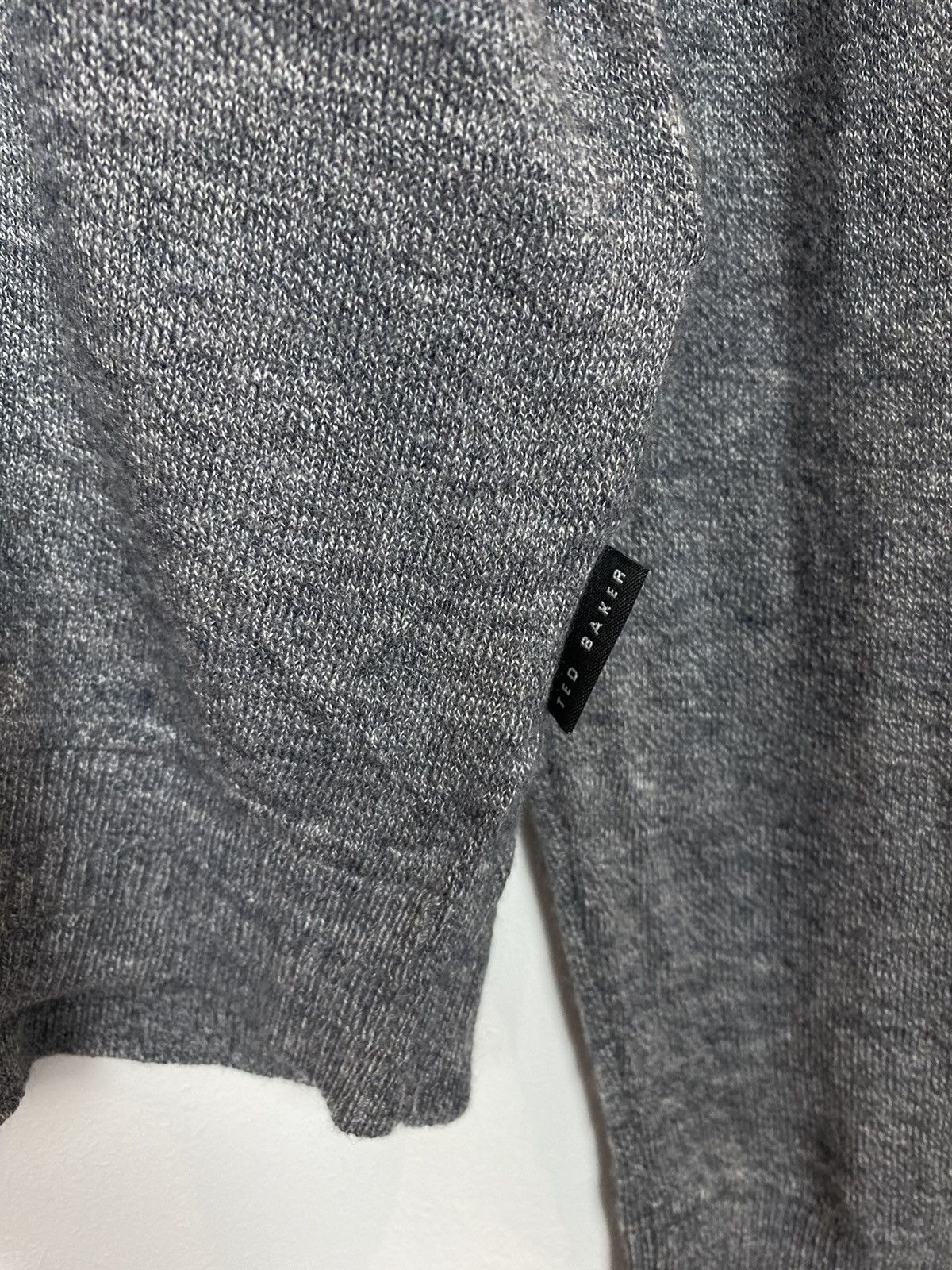 Ted Baker Ted Baker London V-Neck Wool Jumper Sweater Designer UK Grey Size US XL / EU 56 / 4 - 4 Thumbnail