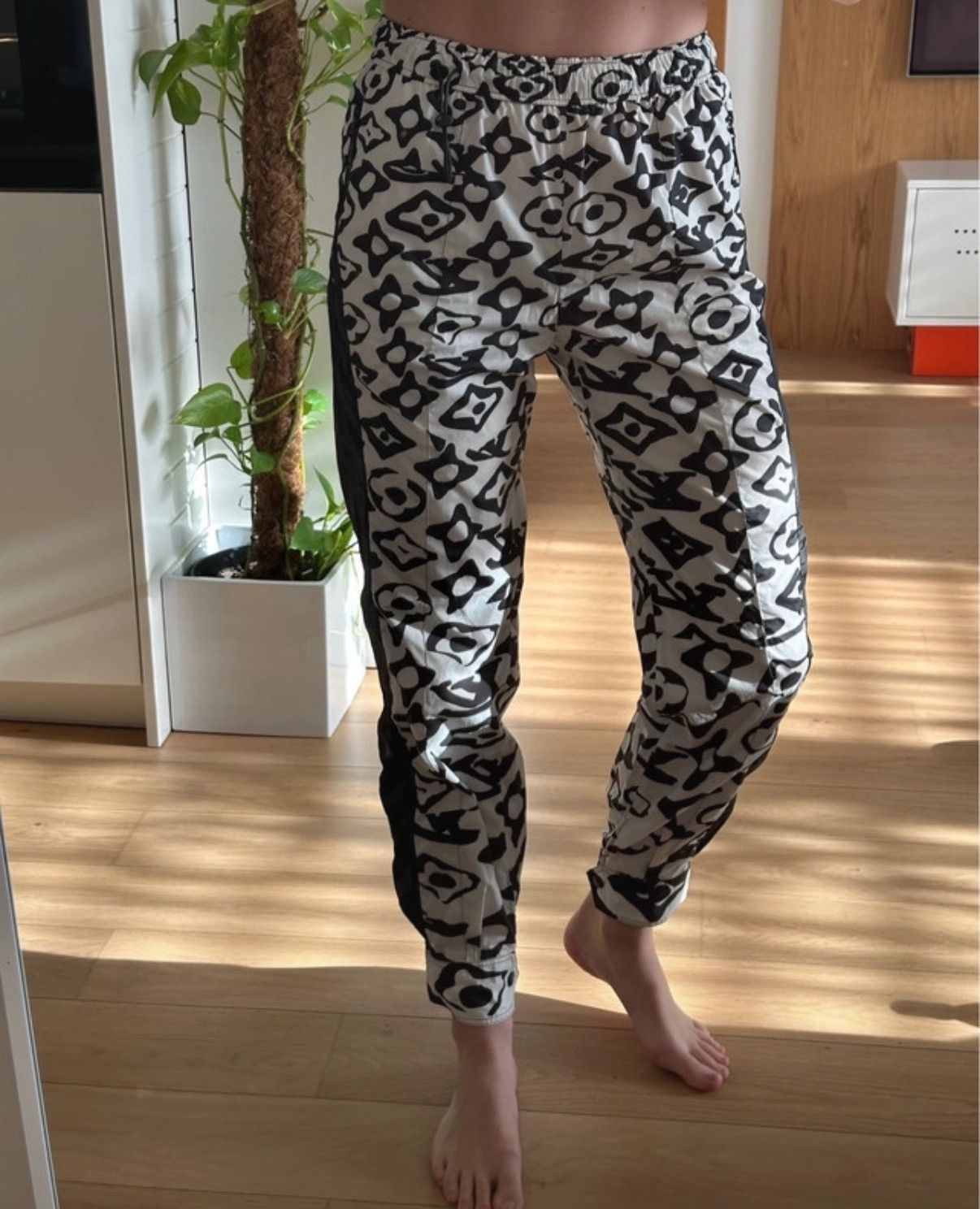 Louis Vuitton Black & white pants Size 26" / US 2 / IT 38 - 1 Thumbnail