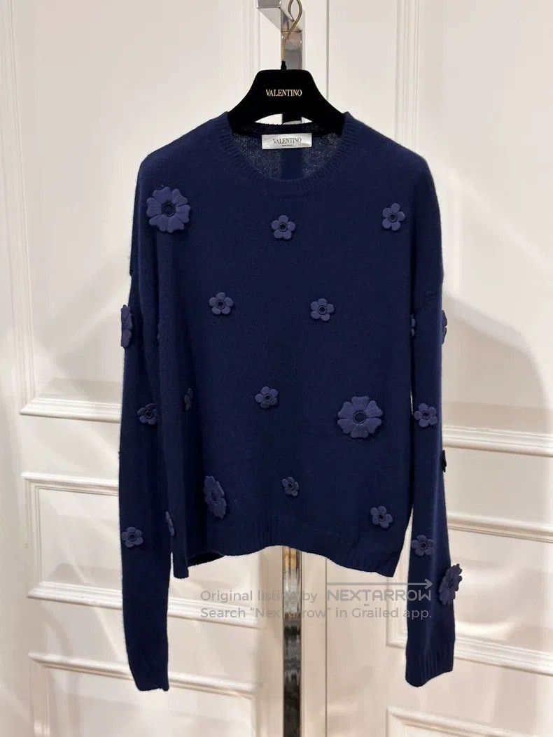 Valentino Valentino Long-sleeved knitwear Size M / US 6-8 / IT 42-44 - 1 Thumbnail