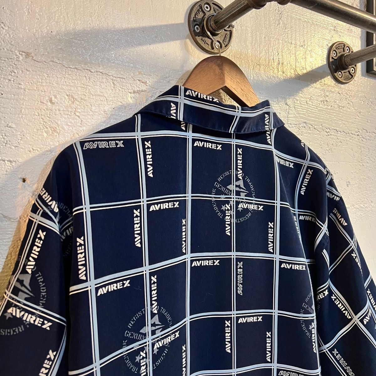 Avirex Vintage Avirex All Over Print Loop Collar Shirt - Size Large Size US L / EU 52-54 / 3 - 7 Thumbnail