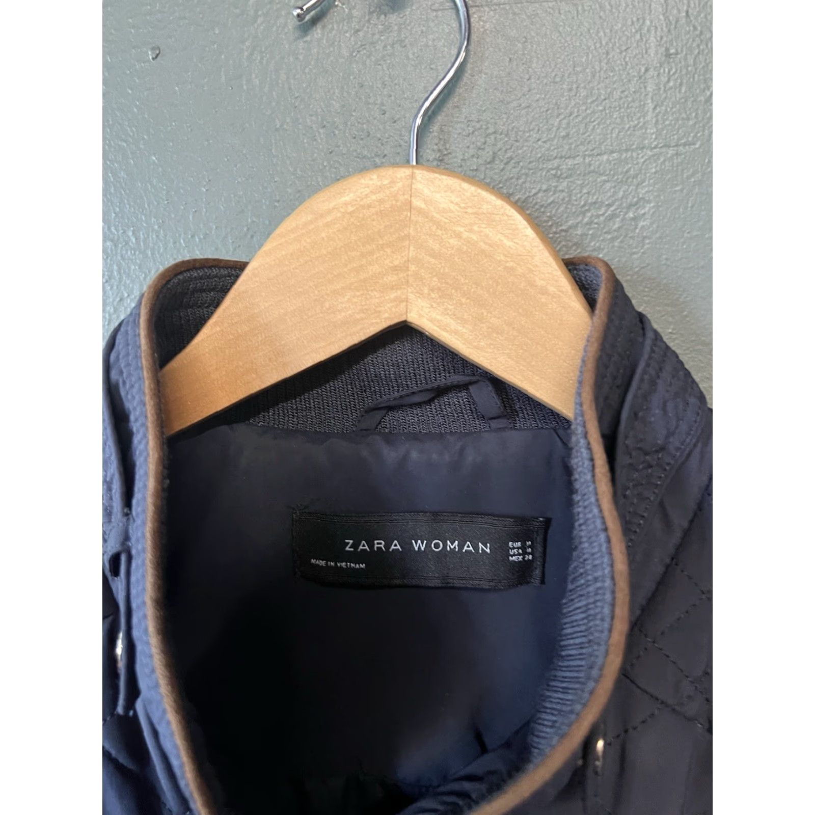 Zara Zara Woman Blue Full Zip Quilted Jacket Long Sleeve M Medium Womens Jacket Quilted Full Zip Blue Size M / US 6-8 / IT 42-44 - 3 Thumbnail