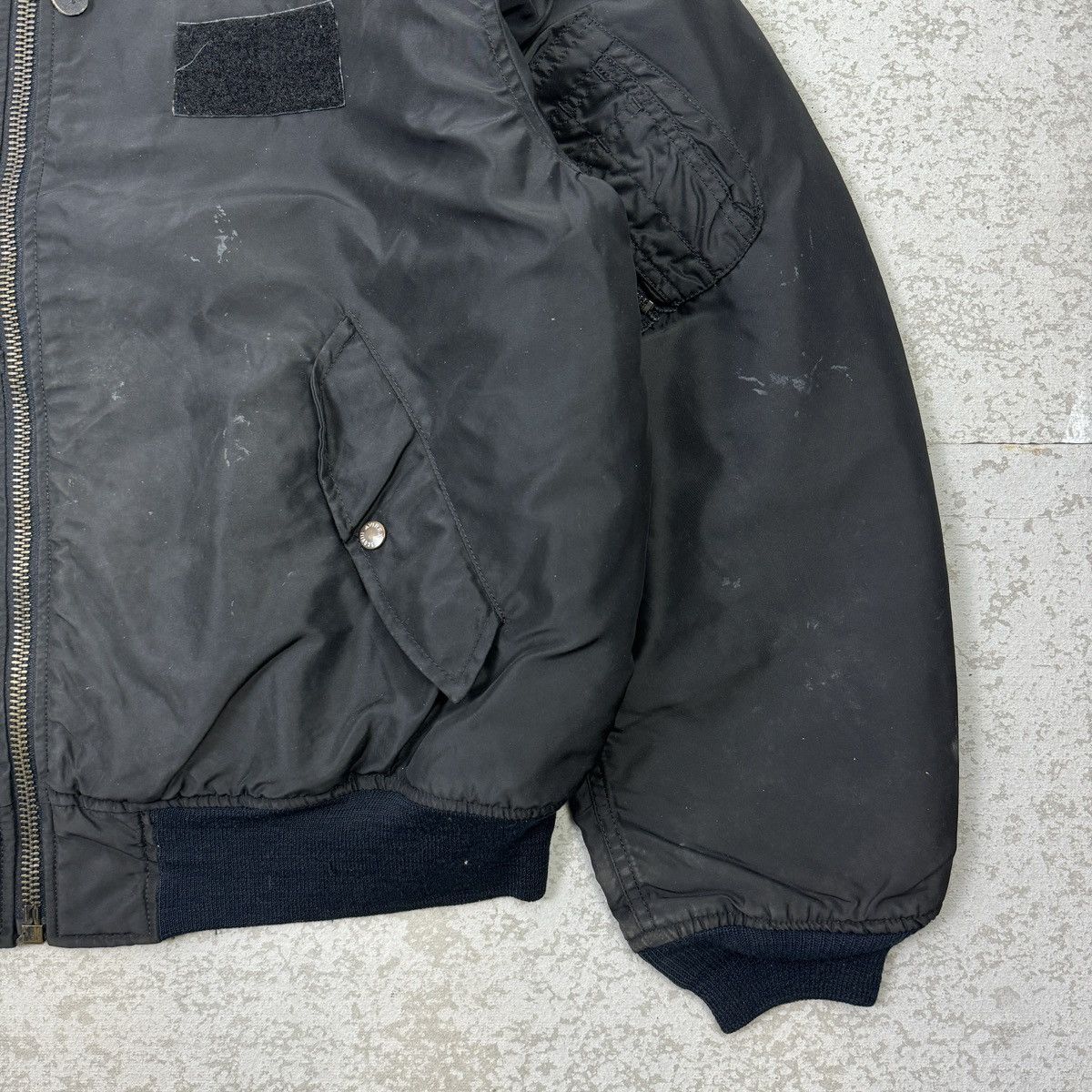 Avirex 🔥Distressed🔥Vintage Avirex Flyer’s Man Intermediate MA-1 Size US XL / EU 56 / 4 - 4 Thumbnail