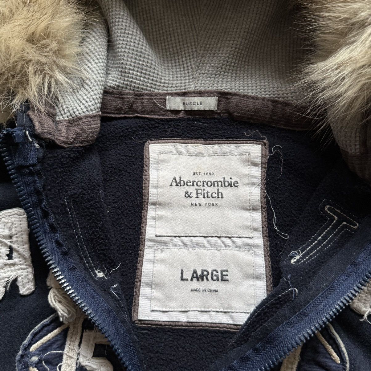 Abercrombie & Fitch 📌 Crazy Distress Abercrombie & Fitch Y2K Faux Fur Zip-Hoodie Size US L / EU 52-54 / 3 - 7 Thumbnail