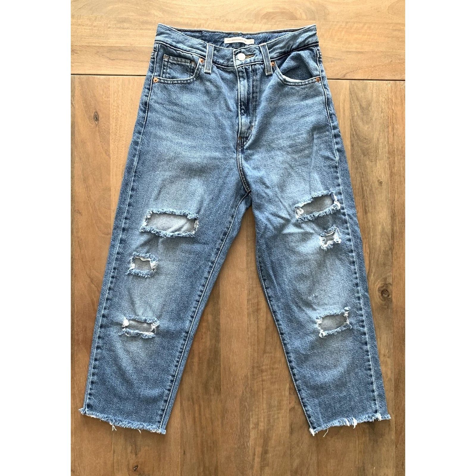 Levi's VINTAGE Levi's High Waisted Mom Jeans Womens 26x21 Blue Light Wash Raw Hem Denim Pants Size 26" / US 2 / IT 38 - 2 Thumbnail