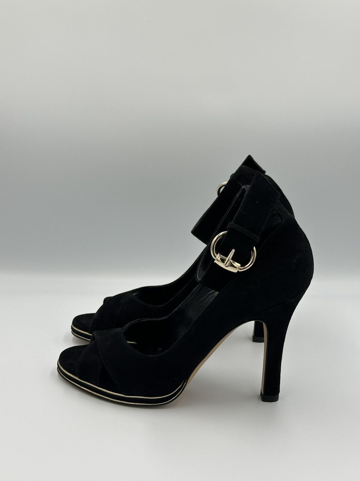 Gucci Gucci classy suede heels with box Size US 7 / IT 37 - 2 Thumbnail