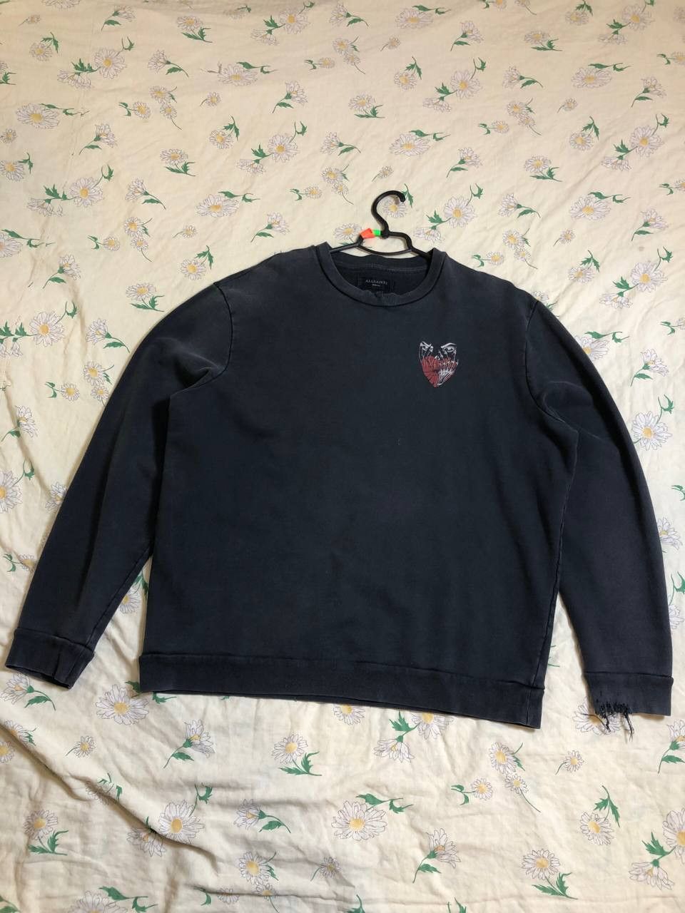 Allsaints allsaints Sweater with Heart Patch print faded sweatshirt Size M / US 6-8 / IT 42-44 - 1 Thumbnail
