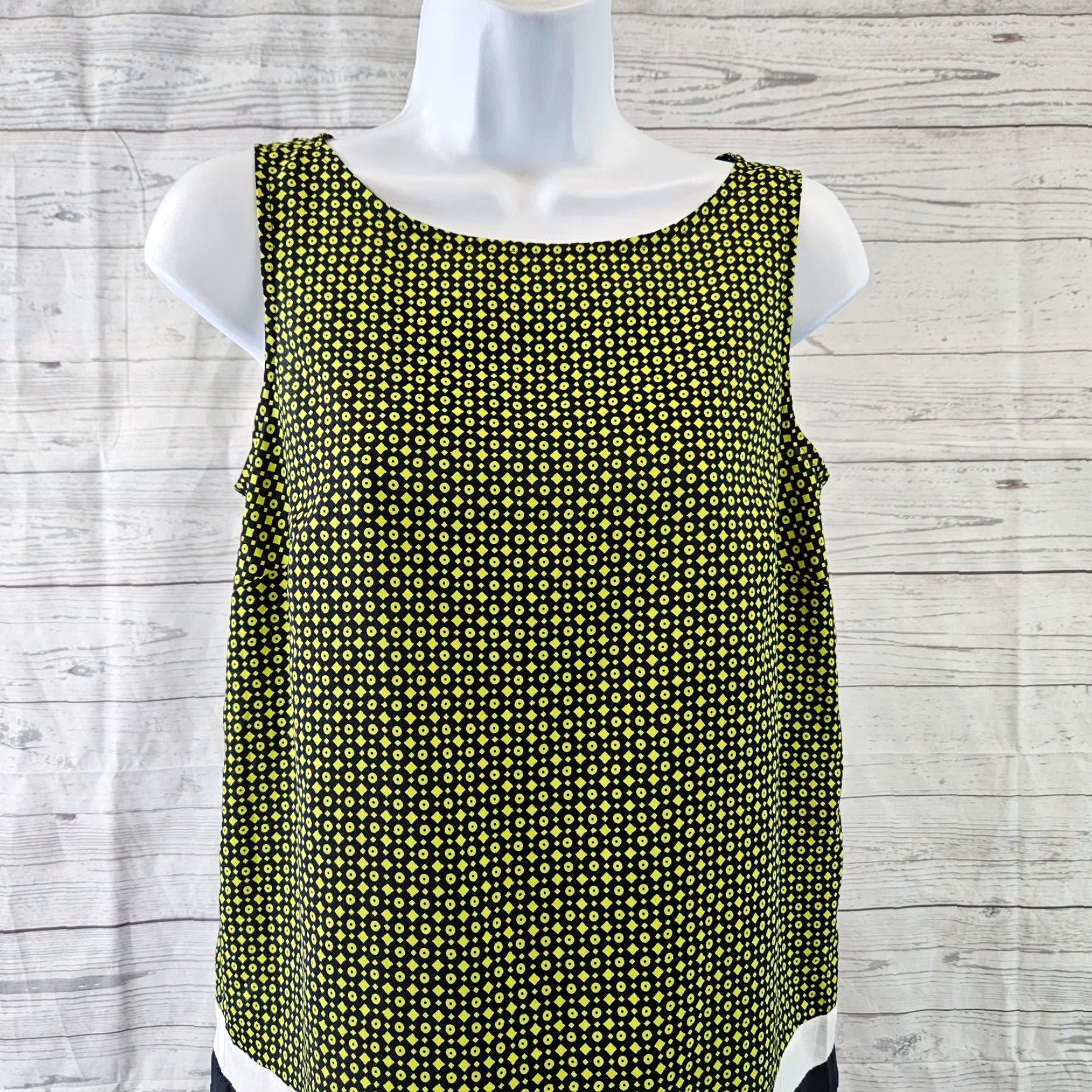 Loft Ann Taylor LOFT Womens Top XS Green Geometric Sleeveless Tie Back Blouse Category: Shirt Size XS / US 0-2 / IT 36-38 - 2 Thumbnail
