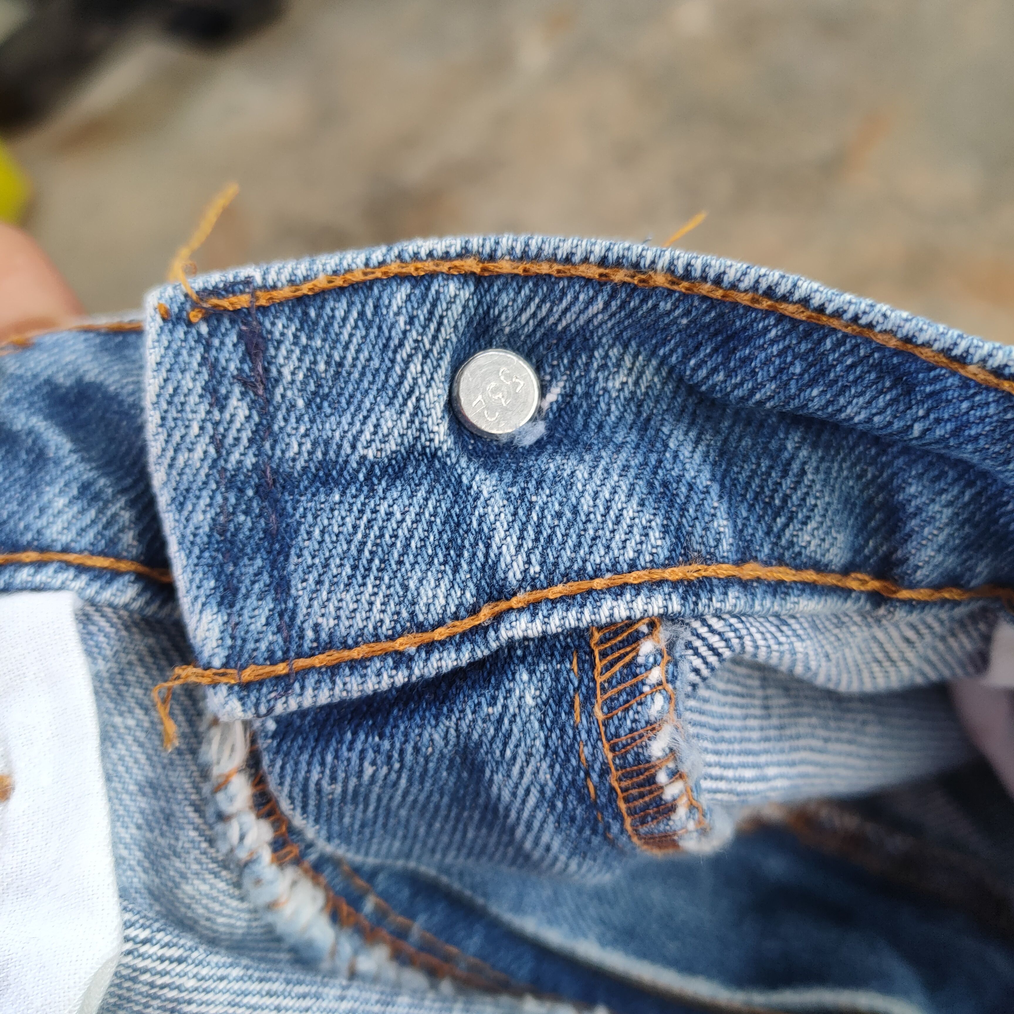 Levi's Vintage Clothing W30 VINTAGE LEVI'S 505 FADED DISTRESSED RIPPED JEANS PANTS Size US 30 / EU 46 - 13 Thumbnail