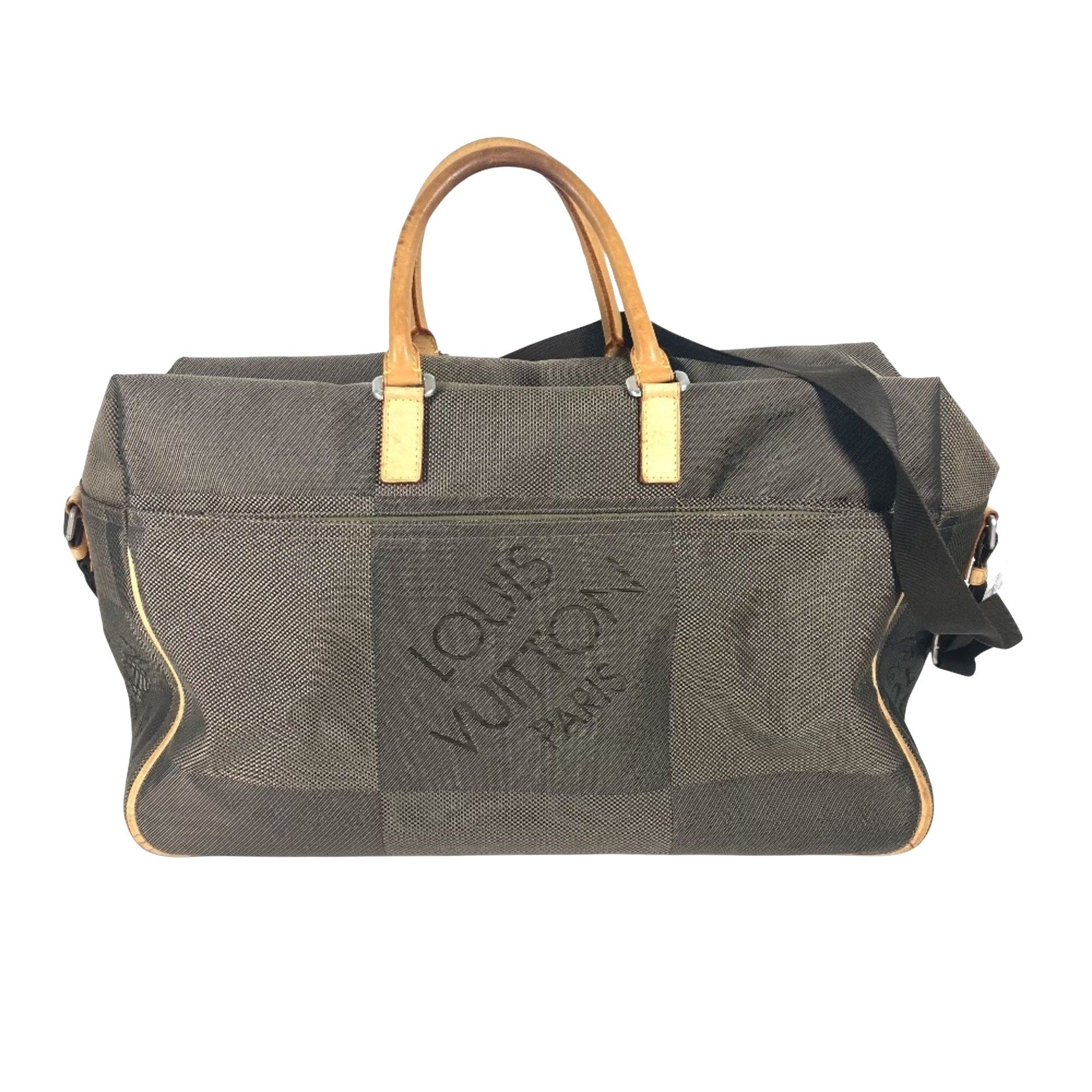 Louis Vuitton Louis Vuitton travel Size ONE SIZE - 1 Thumbnail