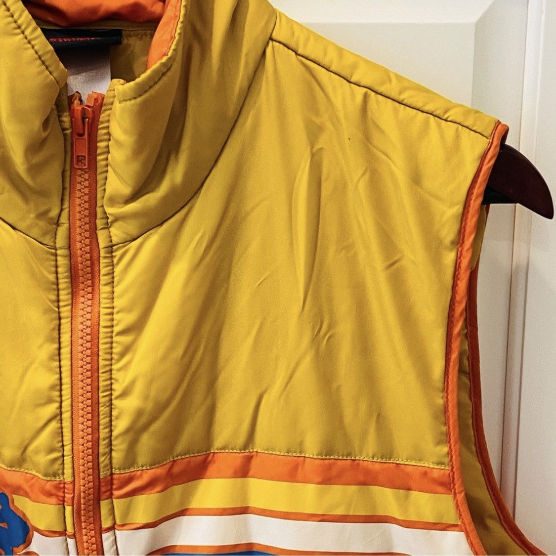 Other Netflix Stranger Things Puffer Vest Orange Yellow 70s M Size US M / EU 48-50 / 2 - 2 Thumbnail