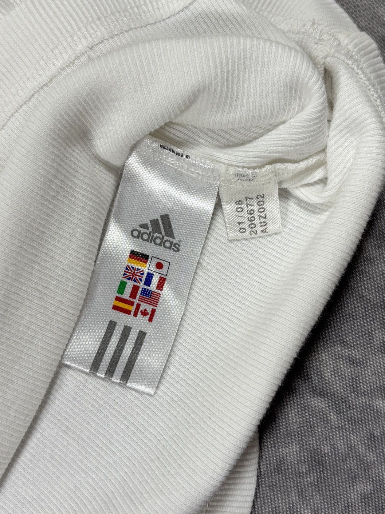 Adidas Vintage Adidas Tank Top Sleeveless Undershirt Embroidered Size US XL / EU 56 / 4 - 7 Thumbnail