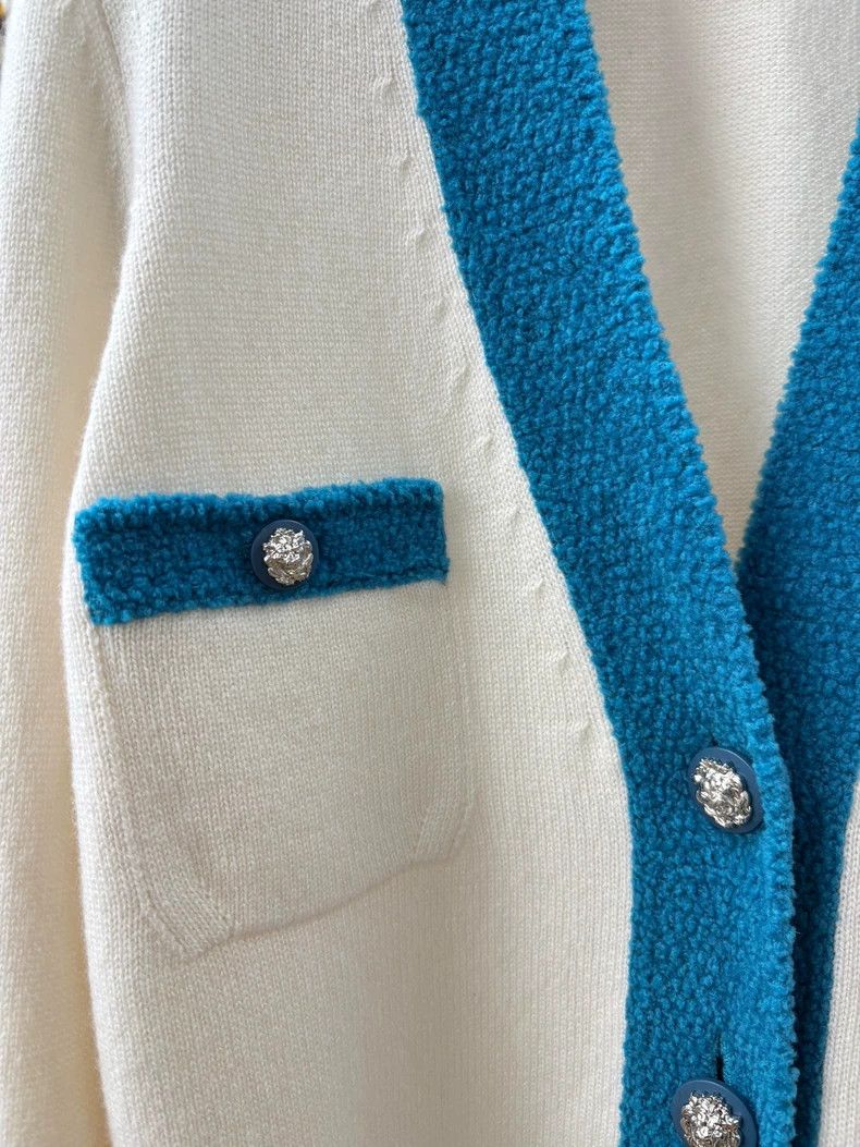 Chanel Chanel Cashmere lion head button classic cardigan coat Size XS / US 0-2 / IT 36-38 - 3 Thumbnail