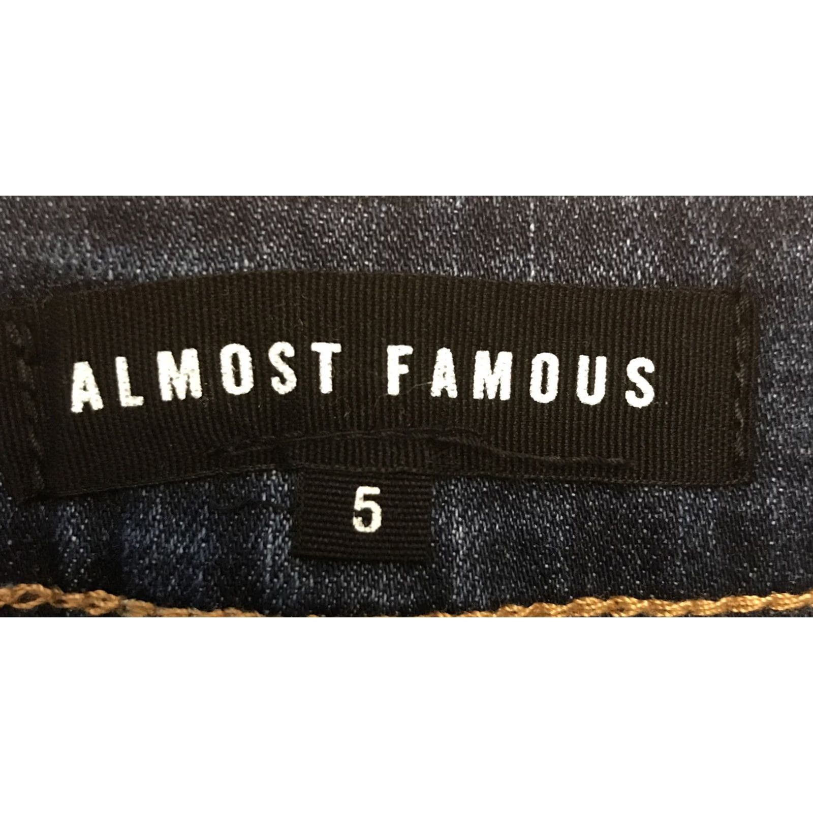 Almost Famous Almost Famous Blue Jean Shorts Jrs. Size 5 High Rise Distressed Cut-Off Denim Women’s Juniors Pants Shorts with Zip Closure Size 27" / US 4 / IT 40 - 3 Thumbnail