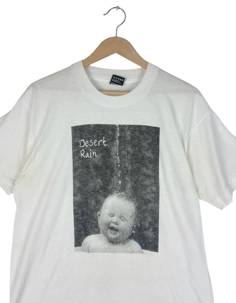 Fruit Of The Loom × Vintage Vintage 90s Desert Rain /Baby On Raining Photo print Art tee Size US L / EU 52-54 / 3 - 3 Thumbnail