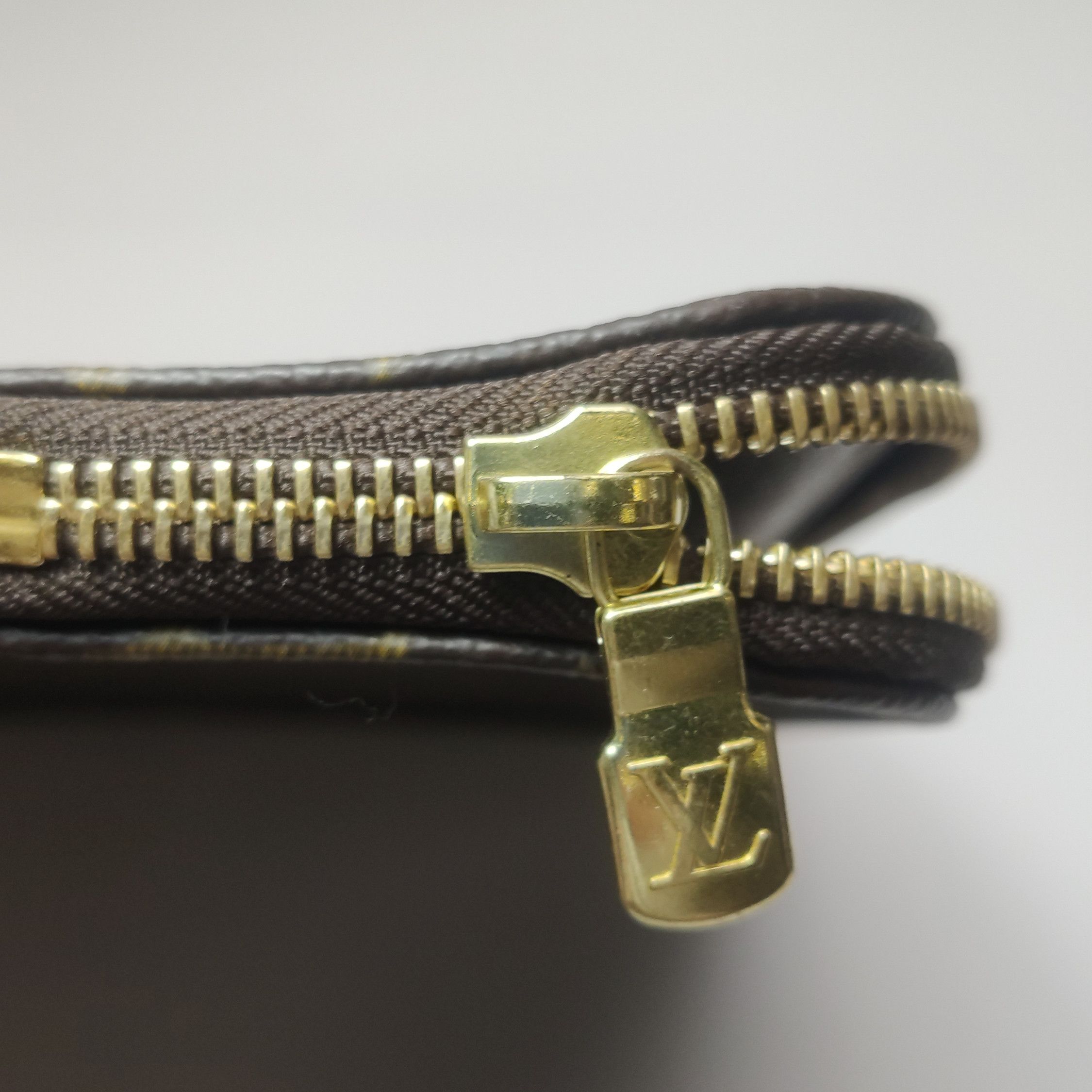 Louis Vuitton Louis Vuitton (LV) Etui Voyage Large Monogram Print Clutch Size ONE SIZE - 1 Thumbnail