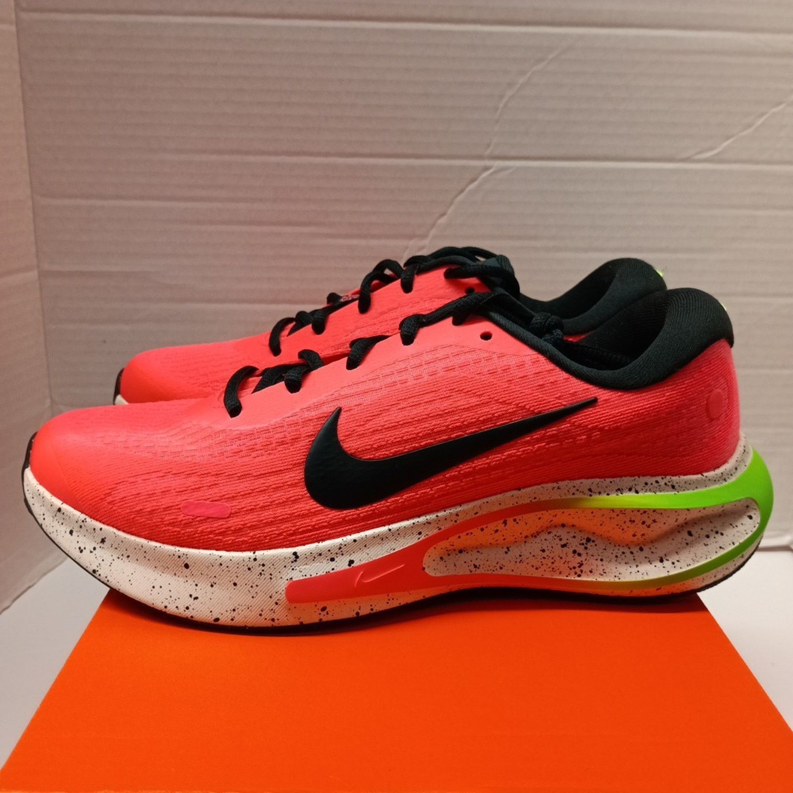 Nike Nike Journey Run Hot Punch Women's Size 7.5/Men's 6 Shoes Size US 7.5 / IT 37.5 - 3 Thumbnail