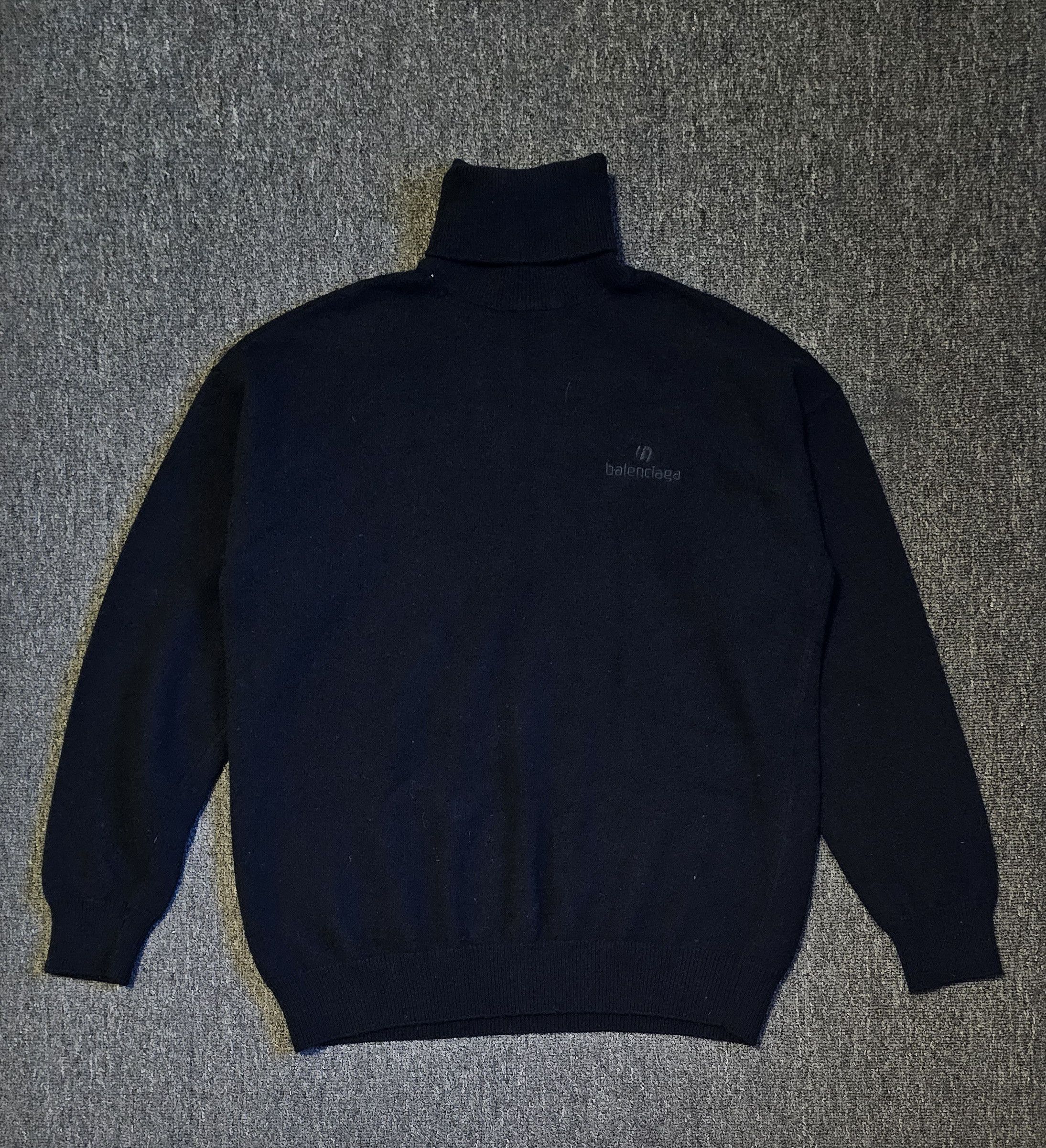 Balenciaga Balenciaga Oversize Turtleneck Cashmere Sweater Size XS Size US XS / EU 42 / 0 - 3 Thumbnail