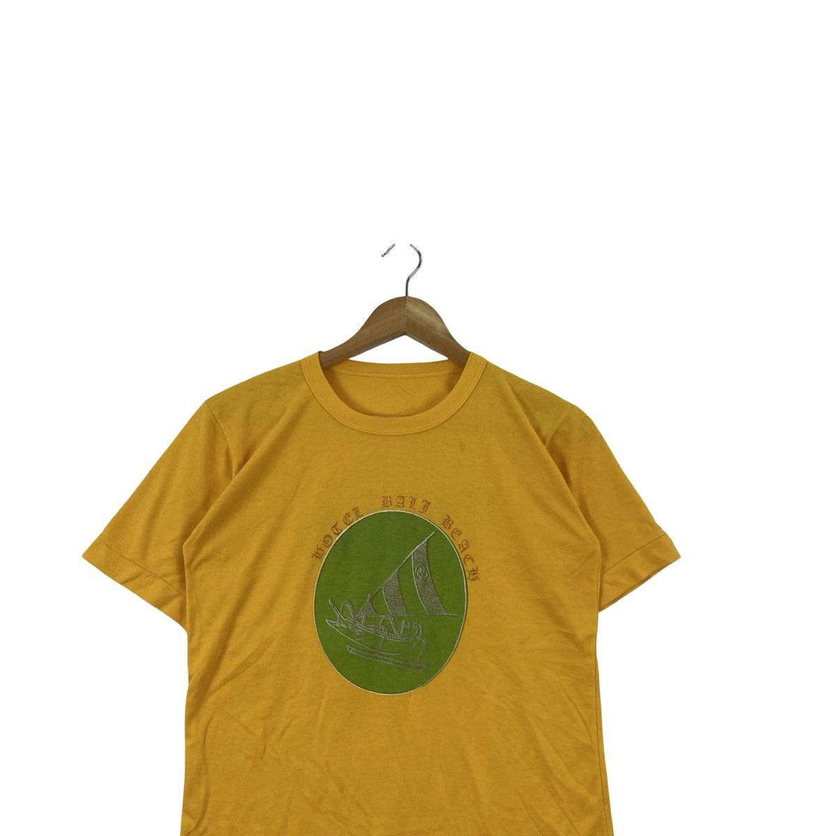 Vintage Vintage MAUI HAWAII BEACH Sailboat Graphic Retro Surf Tee Size US S / EU 44-46 / 1 - 2 Thumbnail