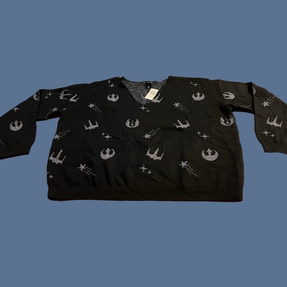 Vintage Her Universe Star Wars X-Wing Icons V-Neck Sweater Women’s 3X Black Silver Geometric Graphic Print Pullover Knit shirt style? Size XXL / US 16-18 / IT 52-54 - 1 Thumbnail
