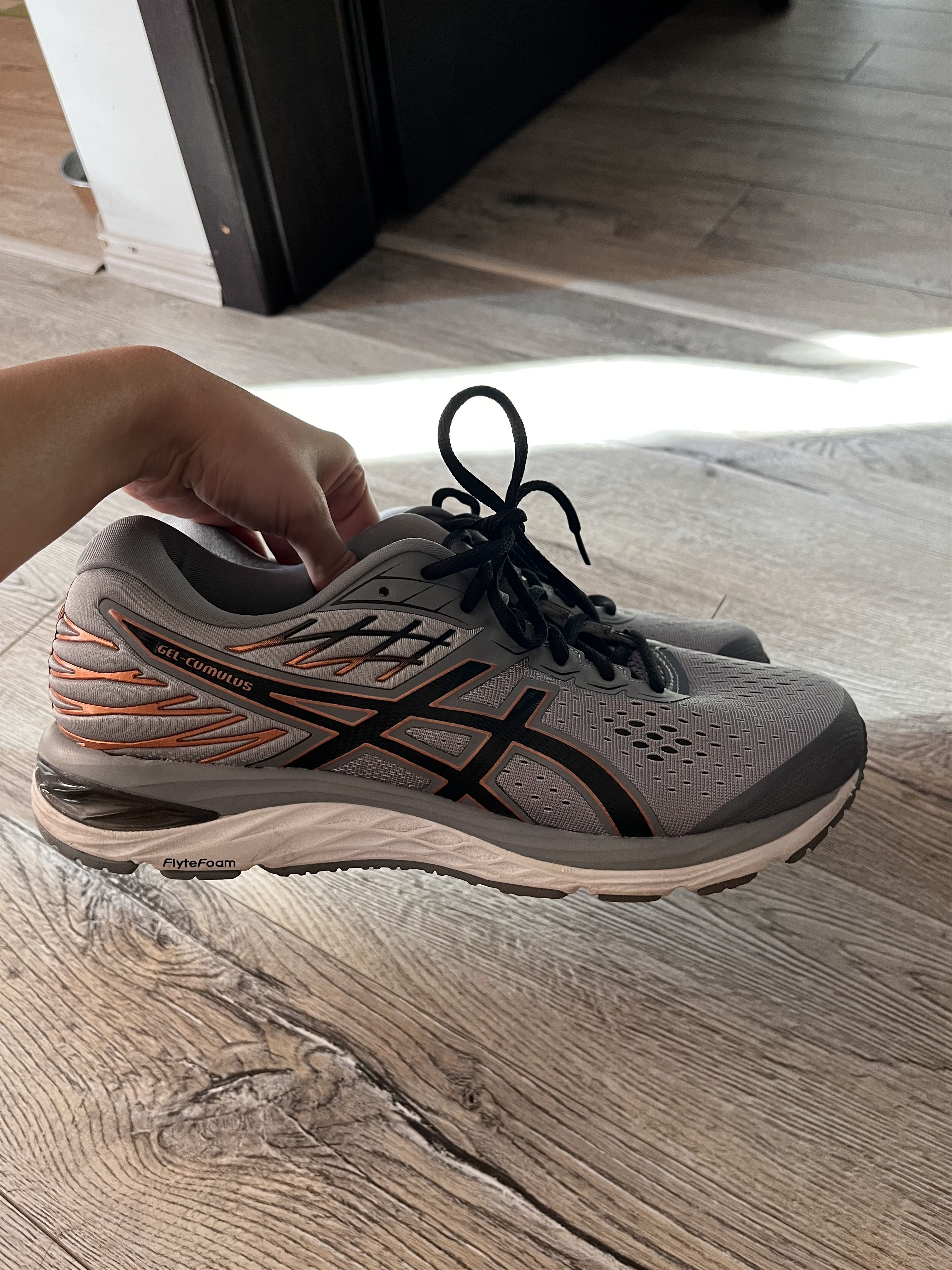 Asics Asics cumulus 21 Size US 10.5 / EU 43-44 - 2 Thumbnail