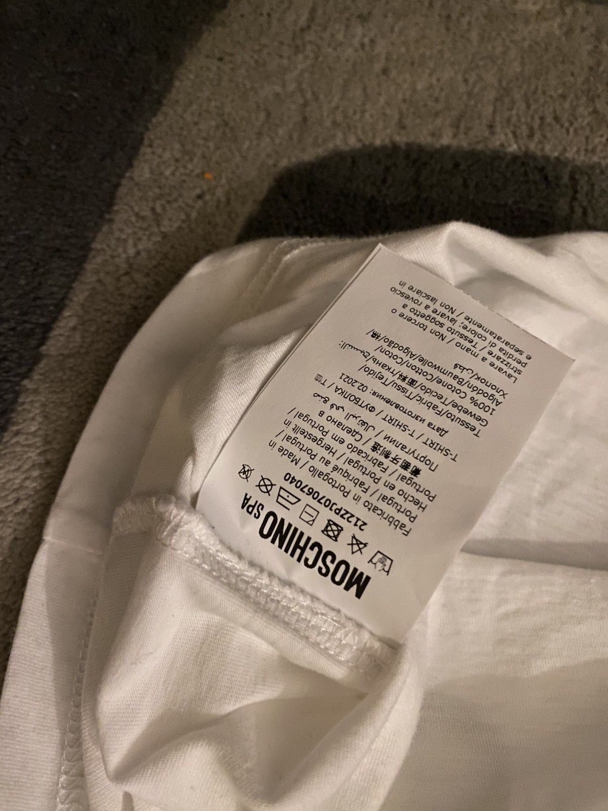 Moschino Moschino Milano T-shirt Size US M / EU 48-50 / 2 - 4 Thumbnail