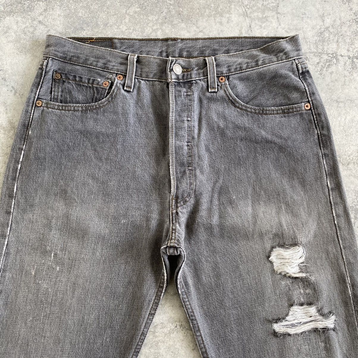 Levi's Vintage Late 90’s Levis 501 Ash Grey Distressed Jeans Size US 32 / EU 48 - 11 Thumbnail