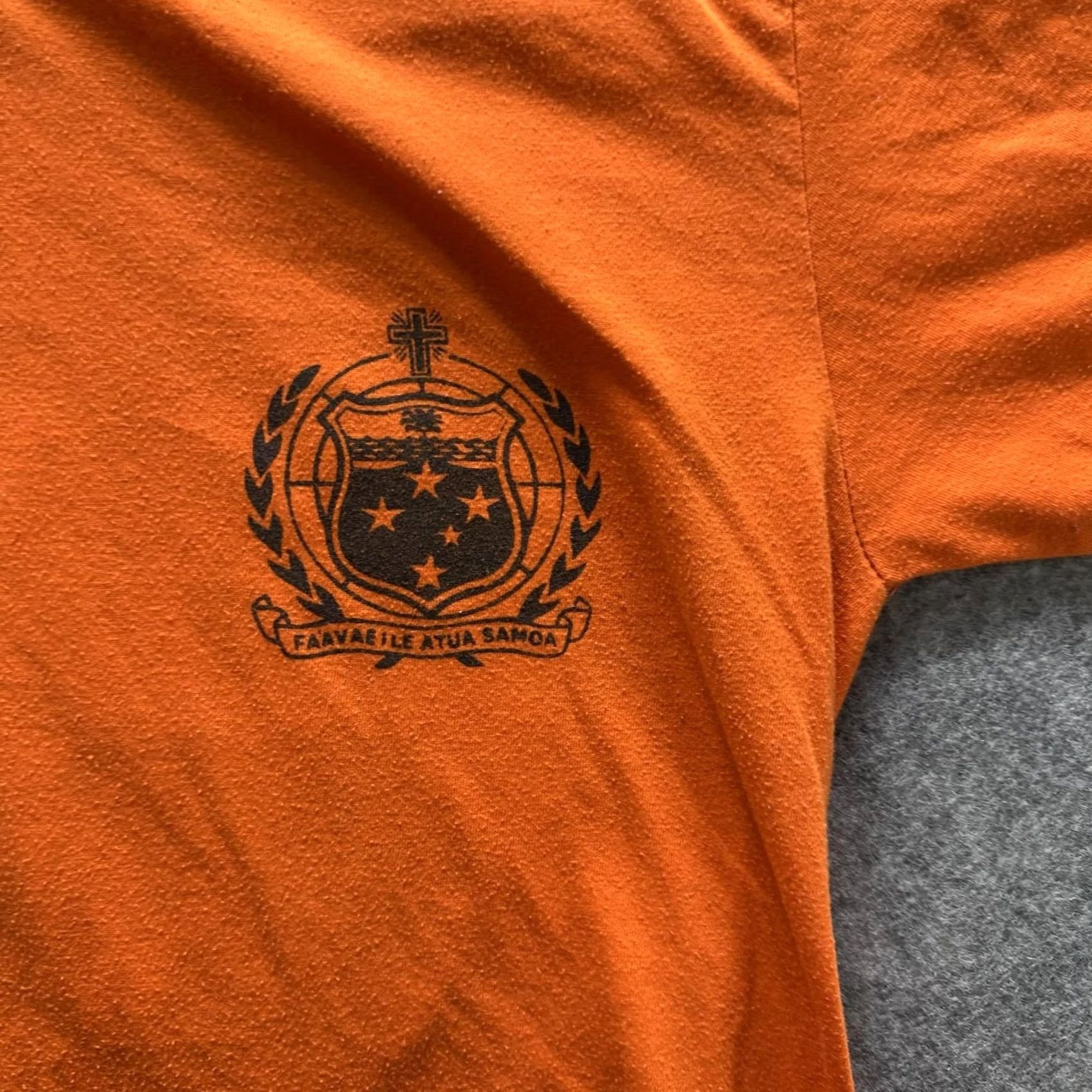 Logo 7 VVKY Shirt S Orange Crest Logo Graphic Tee Crewneck Cotton Jersey Tagless Mens Size US S / EU 44-46 / 1 - 2 Thumbnail
