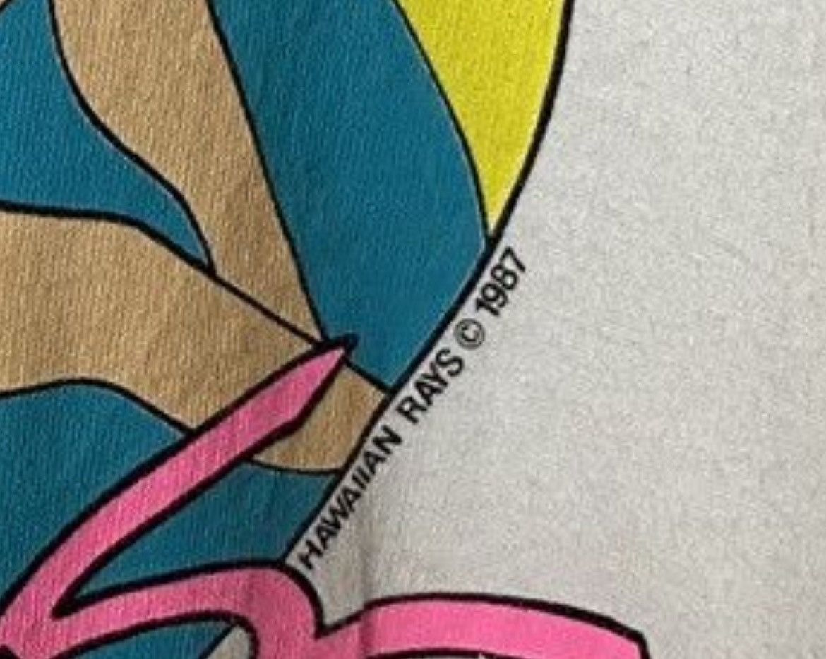 Vintage Vintage 1987 Hawaiian Rays Sexy Bikini Graphic LS T Shirt Size US L / EU 52-54 / 3 - 3 Thumbnail