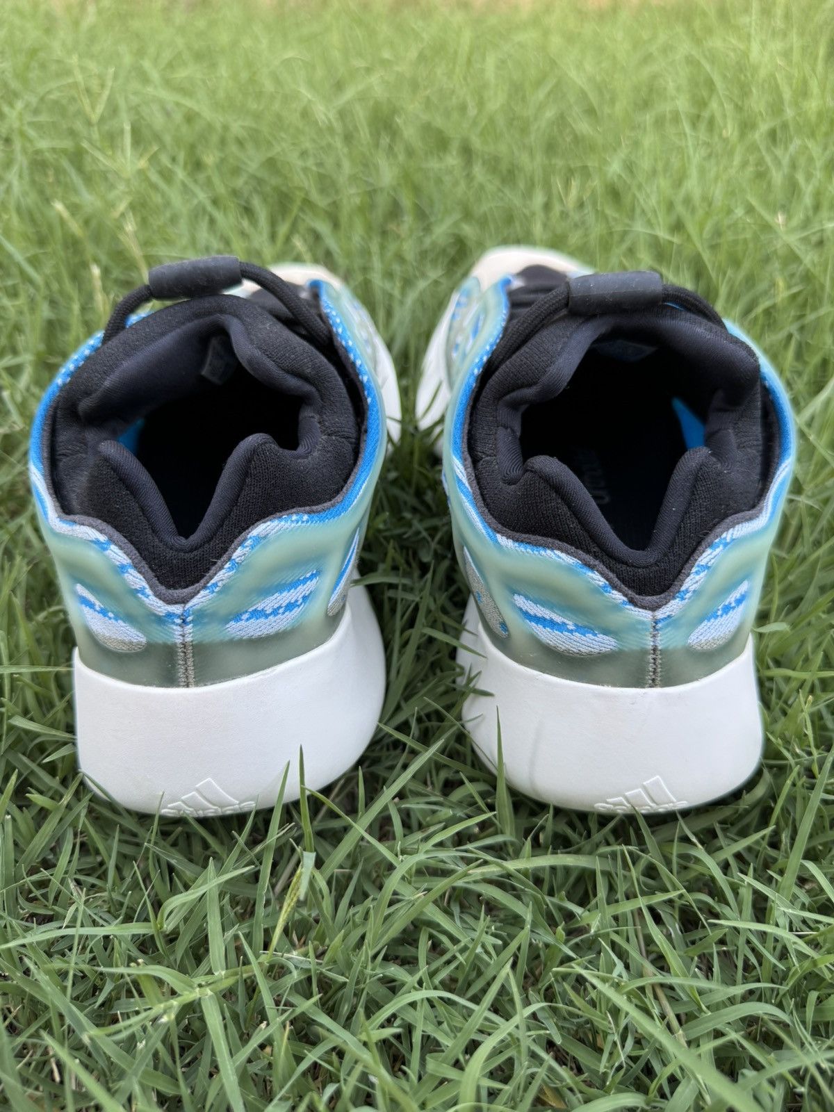 Yeezy Yeezy 700 V2 Arzareth Size US 6.5 / IT 36.5 - 5 Thumbnail