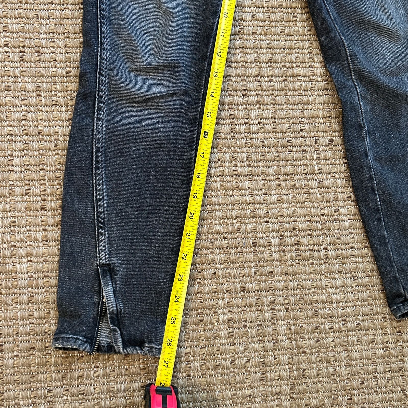 AMO AMO Denim Twist Zip Skinny Jeans in Smoke — Size 26 Size 26" / US 2 / IT 38 - 7 Thumbnail