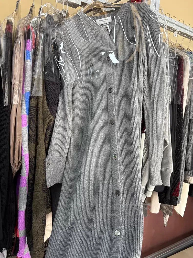 Thom Browne Thom Browne Gray Cashmere Knit Cardigan, Classic Red and W Size US L / EU 52-54 / 3 - 1 Thumbnail