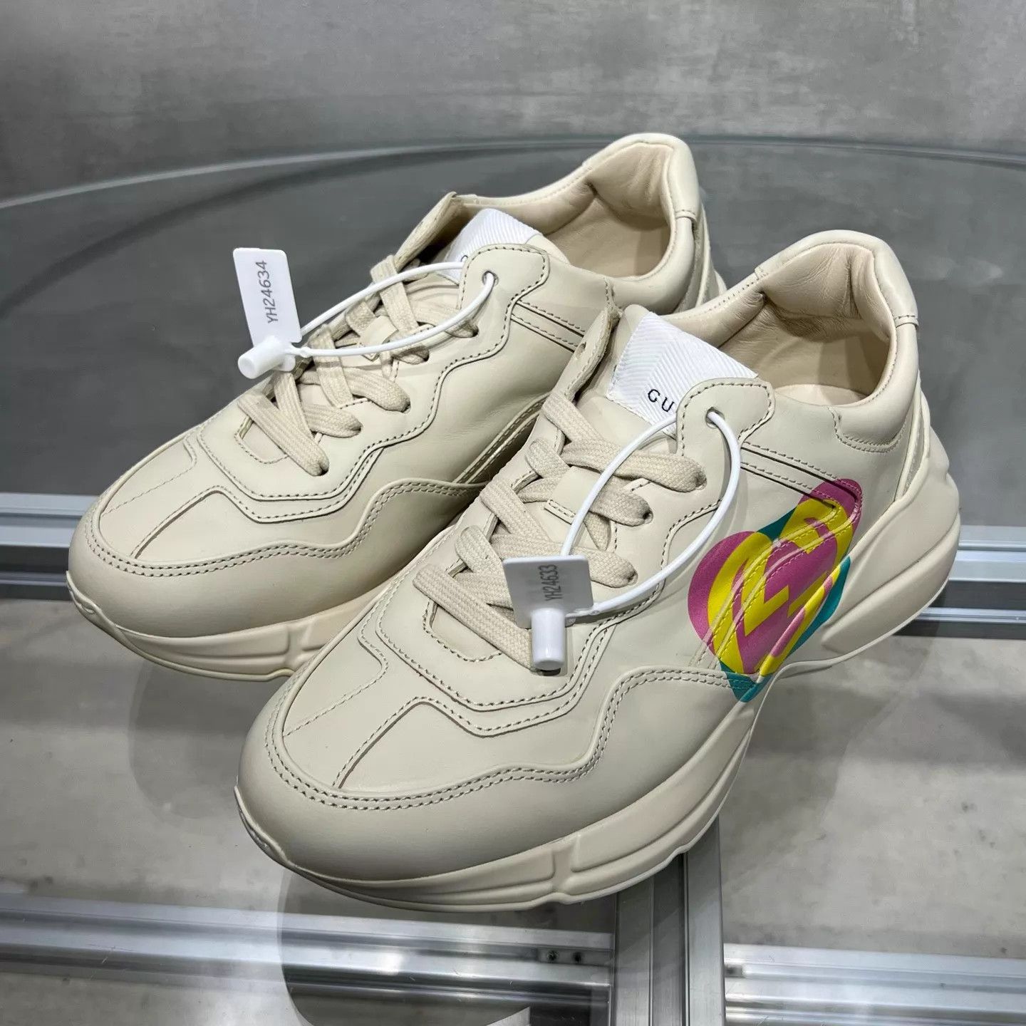 Gucci Gucci Women's Leather Dad Sneaker Cream 36 Size US 5.5 / IT 35.5 - 2 Thumbnail