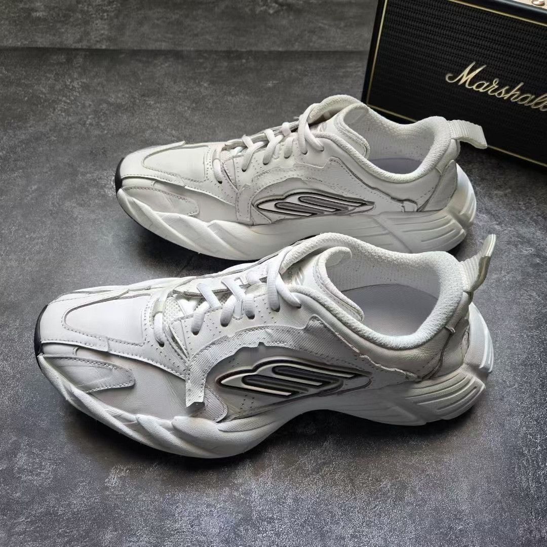 Balenciaga Balenciaga White Lowtop Sneakers 39 Women Size US 8.5 / IT 38.5 - 1 Thumbnail