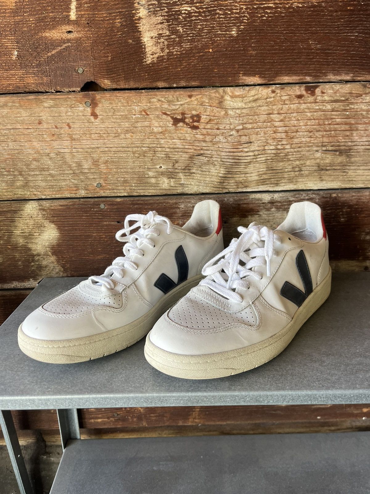 Veja Veja sneakers Size US 10 / EU 43 - 1 Thumbnail